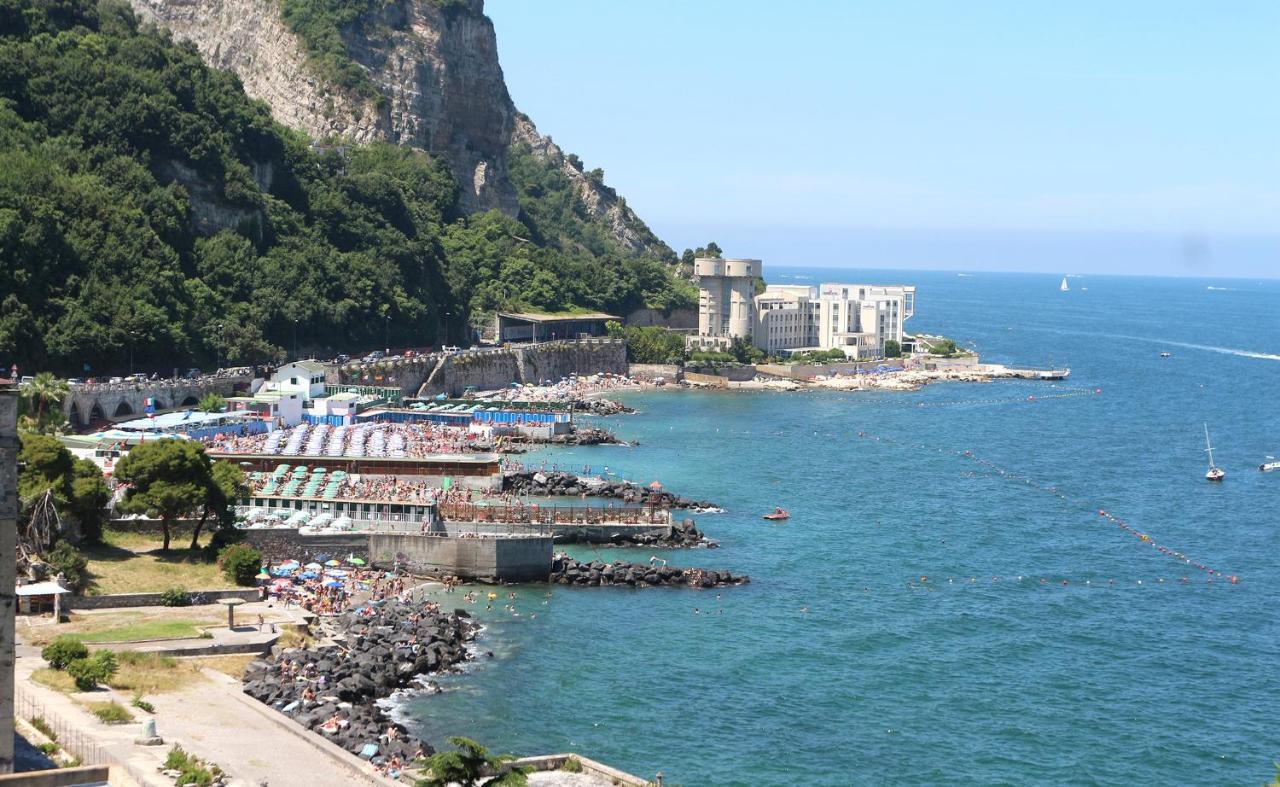 Stabia Holiday House Кастеламаре ди Стабия Екстериор снимка