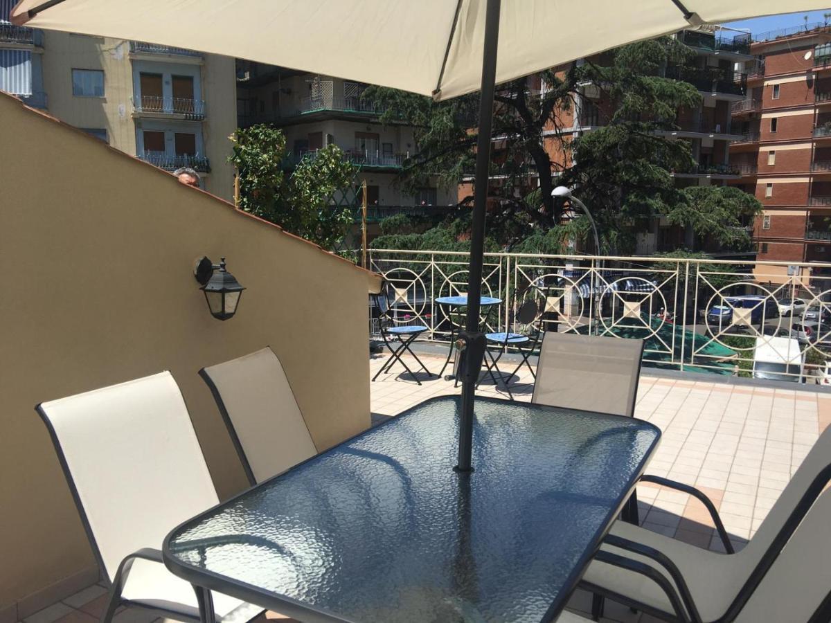 Stabia Holiday House Кастеламаре ди Стабия Екстериор снимка