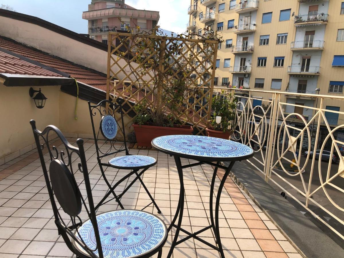 Stabia Holiday House Кастеламаре ди Стабия Екстериор снимка