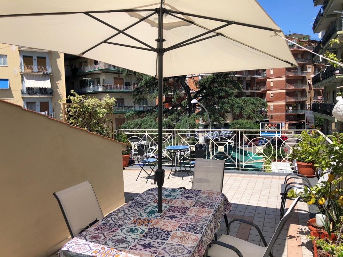 Stabia Holiday House Кастеламаре ди Стабия Екстериор снимка